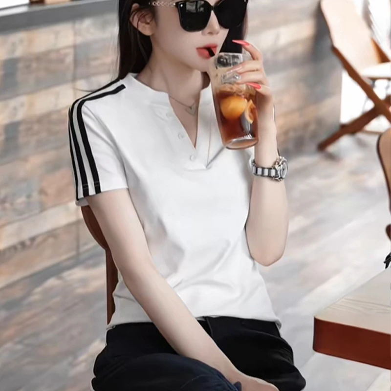 圆领正肩短袖t恤女2025夏季新款设计感v领短款显瘦条纹独特上衣潮