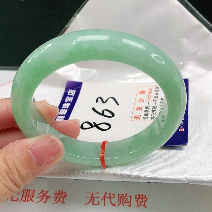 翡翠手镯未镶嵌翡翠