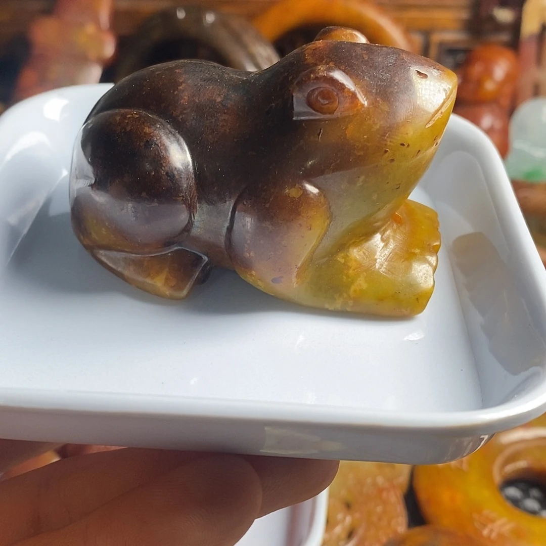未镶嵌岫岩老玉（透闪石质玉）挂件