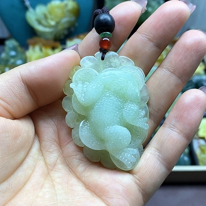 蛇纹石玉未镶嵌挂件