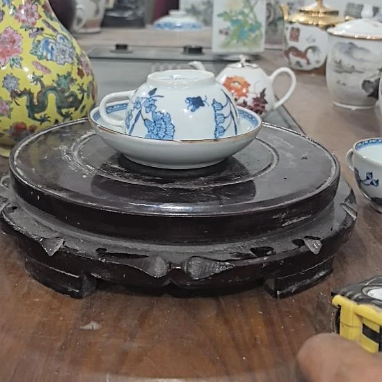 胡***杨茶宠当代景德镇陶瓷工艺品