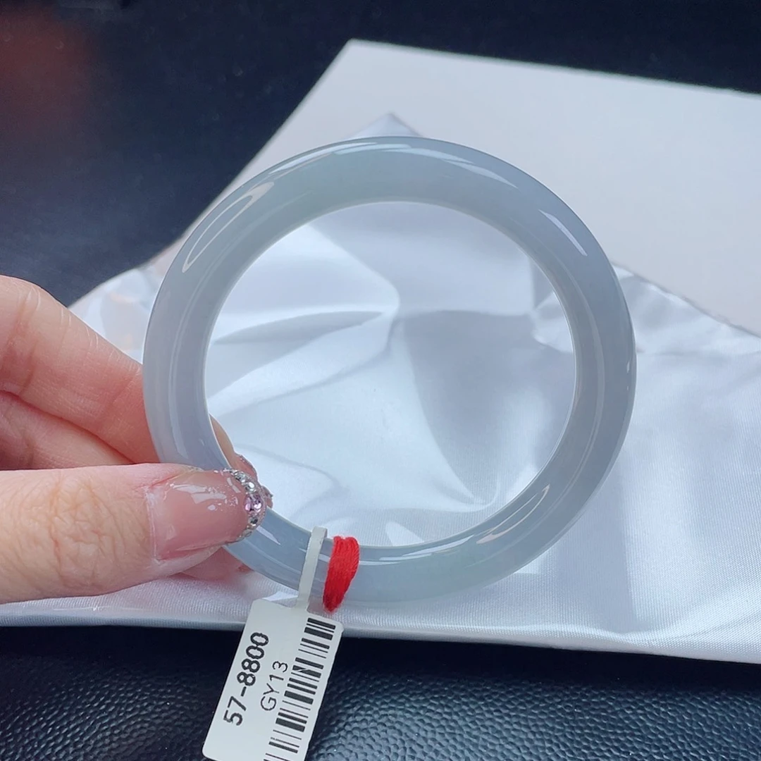 翡翠手镯未镶嵌翡翠