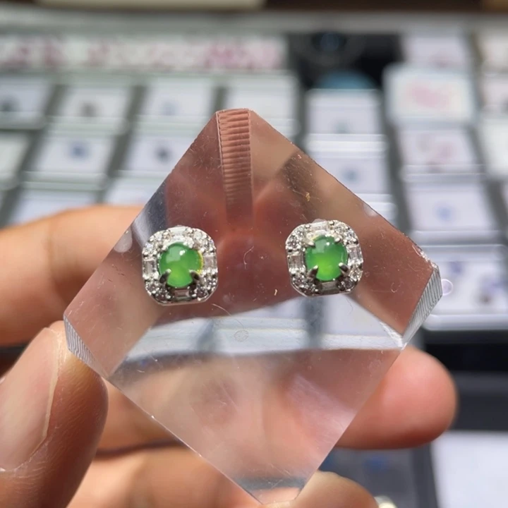 翡翠银S925镶嵌耳钉缅甸天然翡翠A货