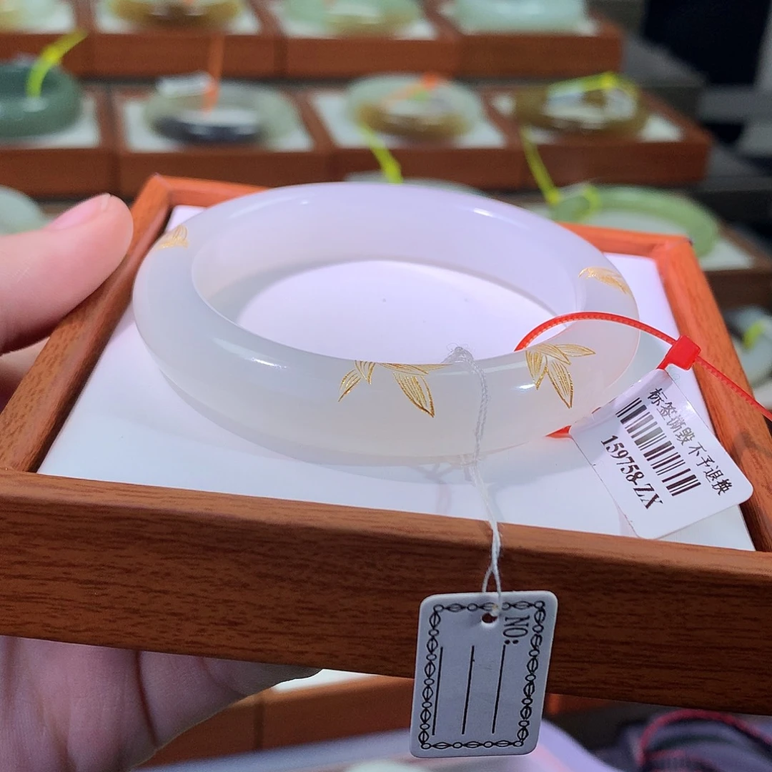 和田玉未镶嵌手镯55.56 白玉 料细