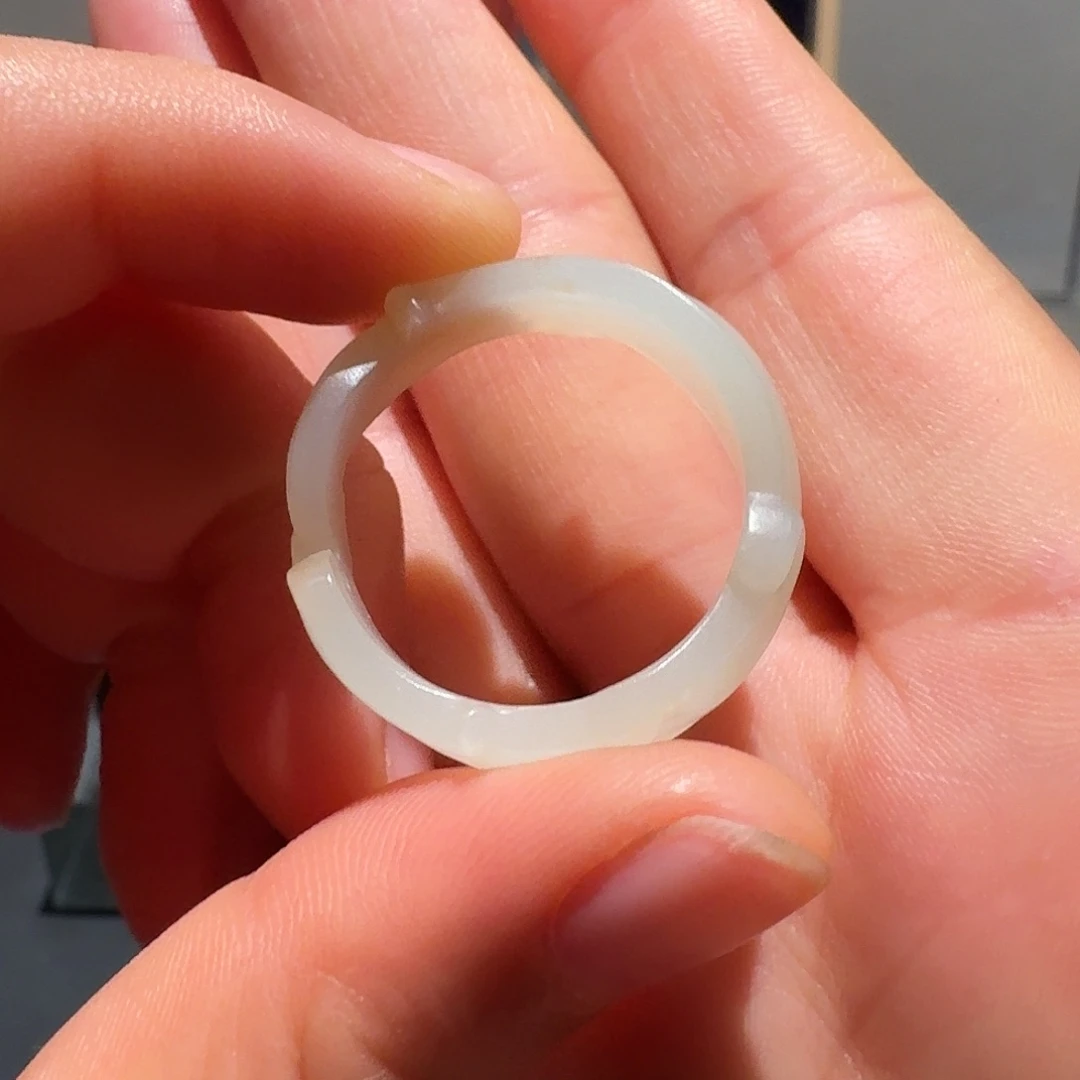 邹***郎和田玉未镶嵌挂件