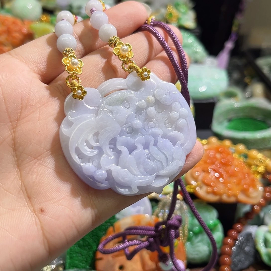 翡翠未镶嵌颈饰待编织