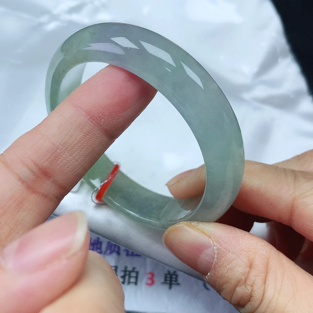 翡翠手镯未镶嵌54贵