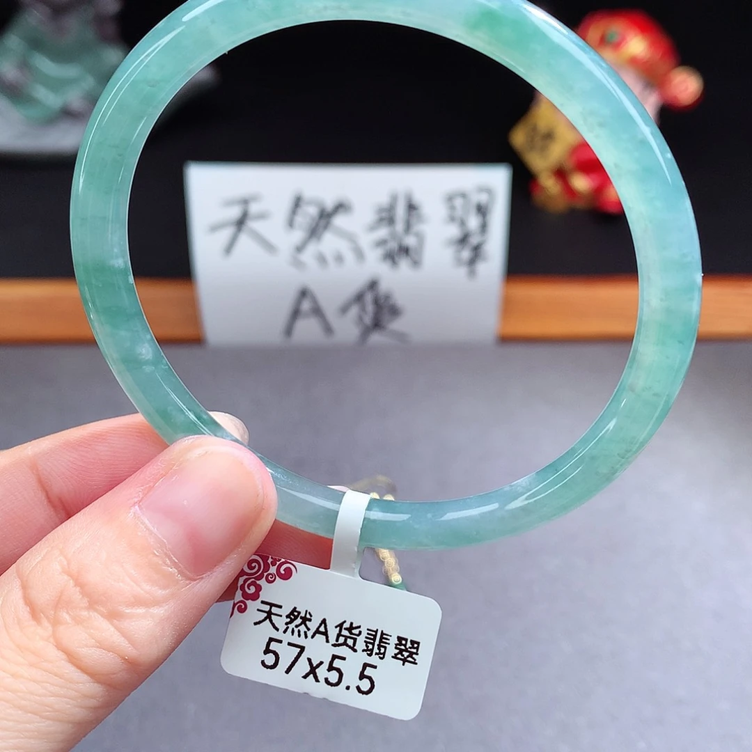 翡翠手镯（圆镯）未镶嵌