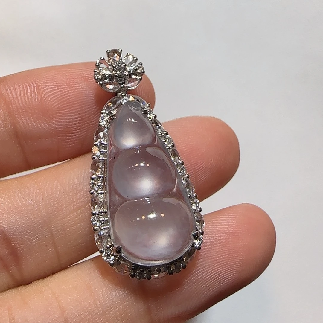 翡翠18K金镶嵌吊坠(不含链)福豆