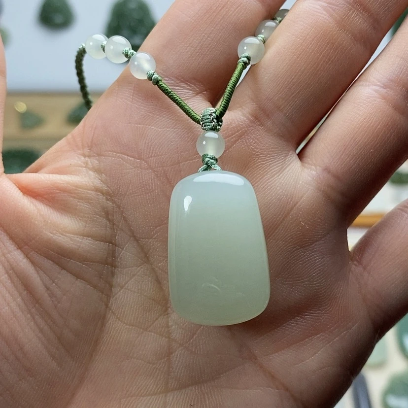 【闪购商品】颈饰未镶嵌和田玉