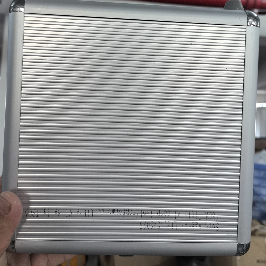 中号手提式铝框收纳箱工具箱