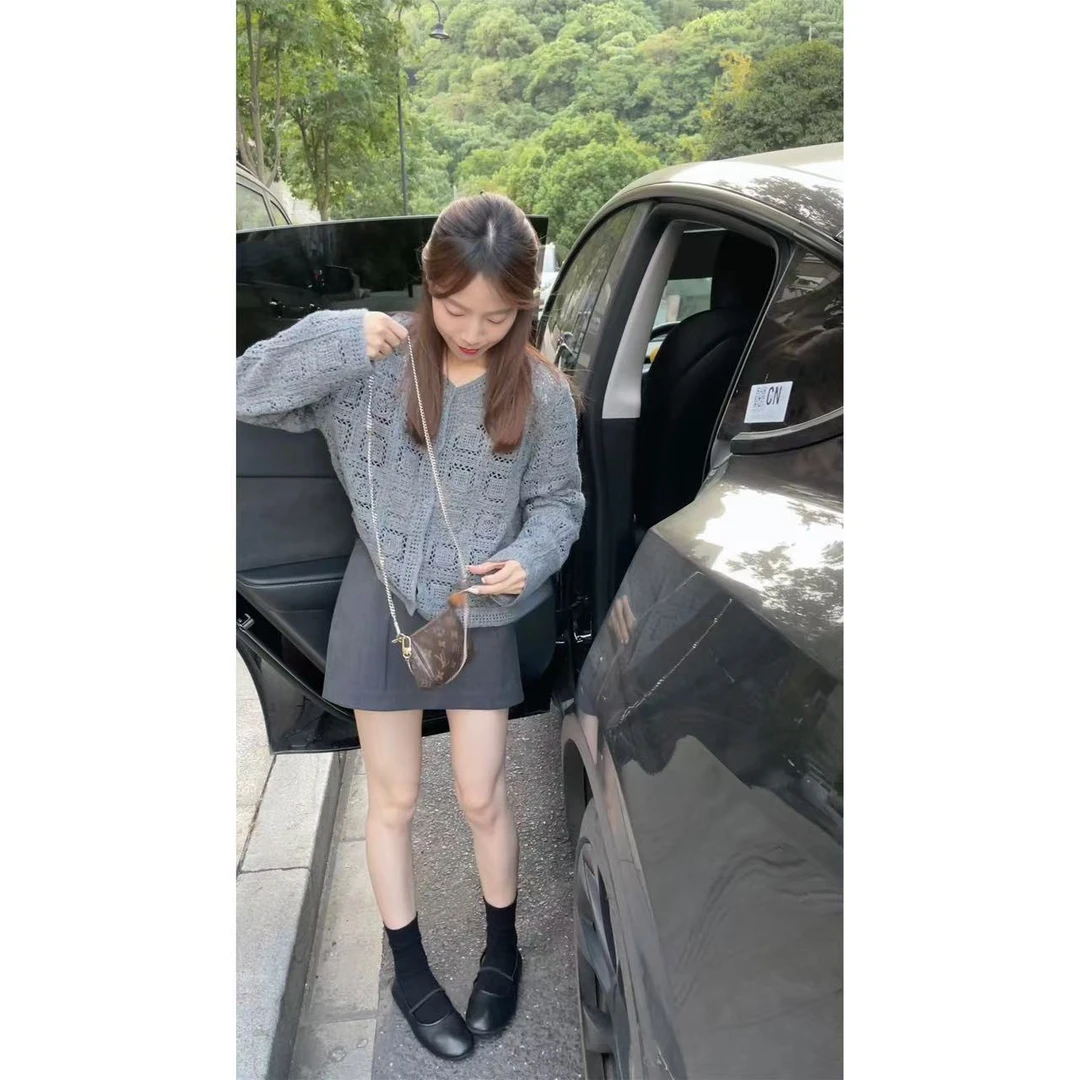 QiongQiong推荐款！秋季款圆领钩花镂空显瘦针织开衫