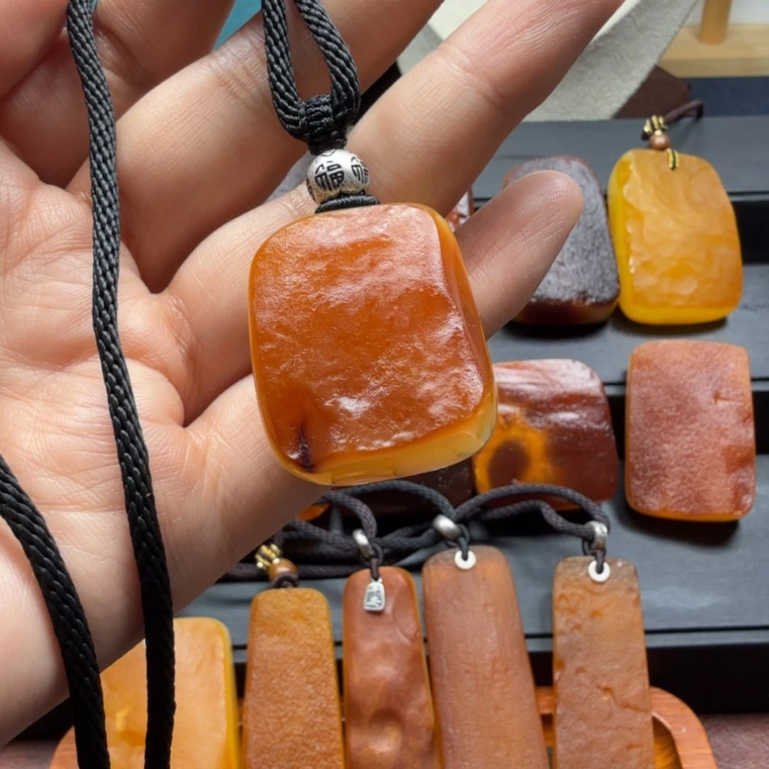 琥珀吊坠(赠链)未镶嵌
