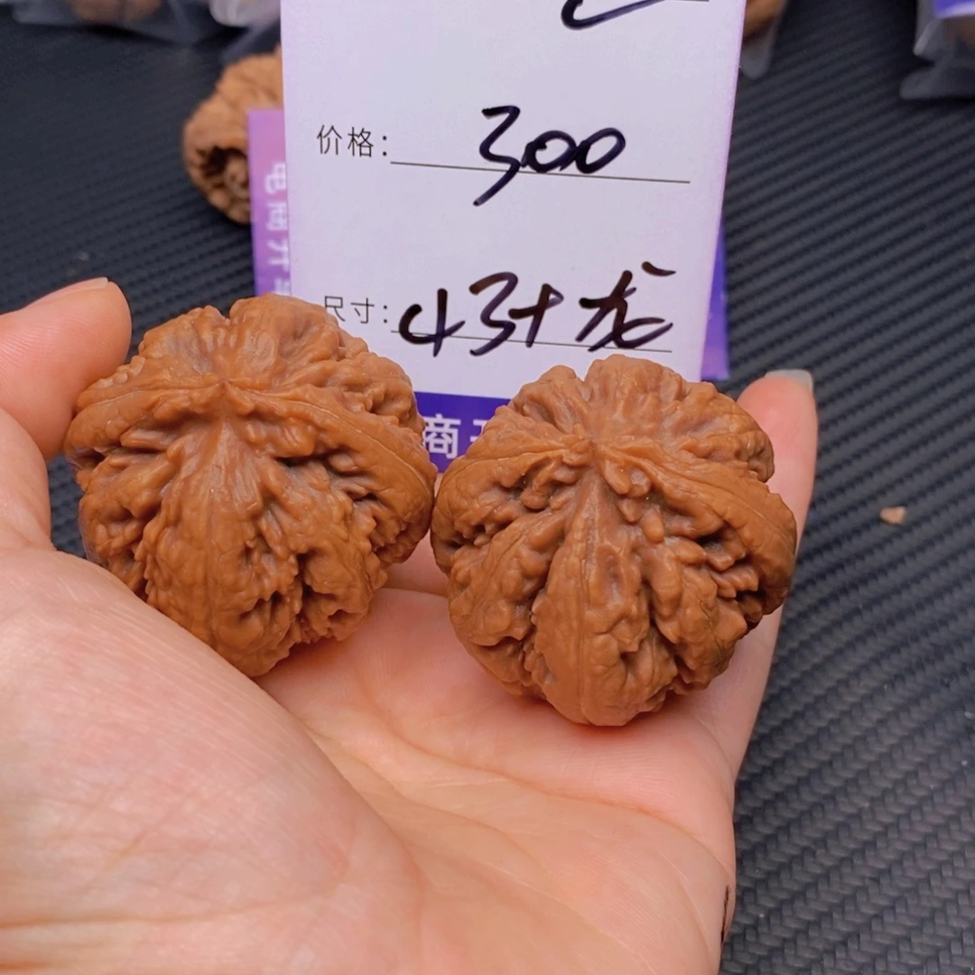 让***飞文玩核桃霸王龙核桃