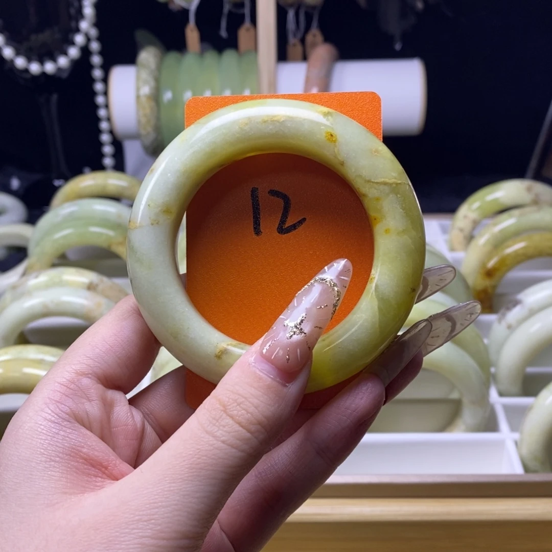 蛇纹石玉未镶嵌手镯52.5