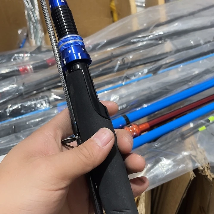 磊***碳素2.1m钓鱼竿鱼竿