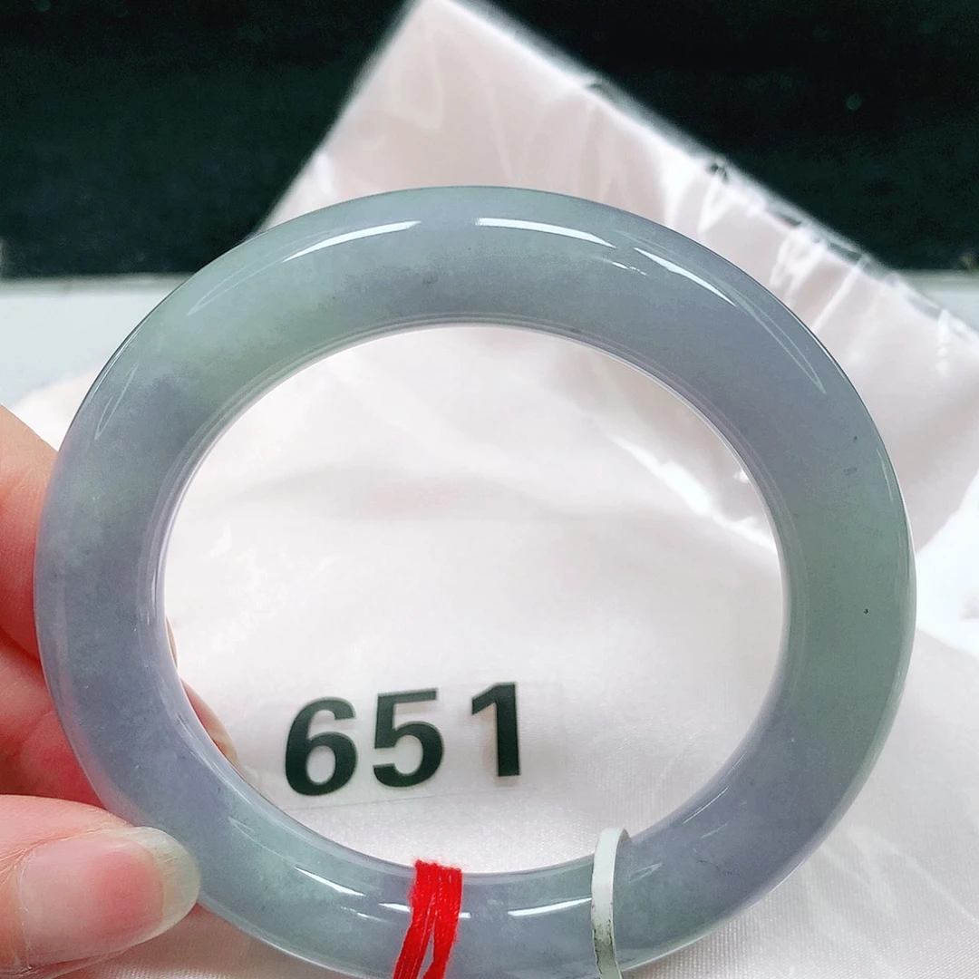 翡翠未镶嵌手镯（圆镯）52 号翡翠手镯