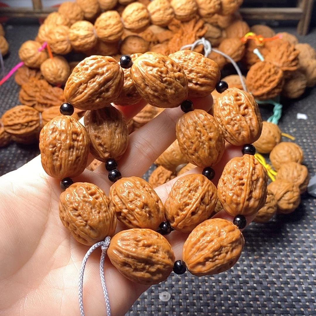 星***月文玩核桃吊坠粗筋