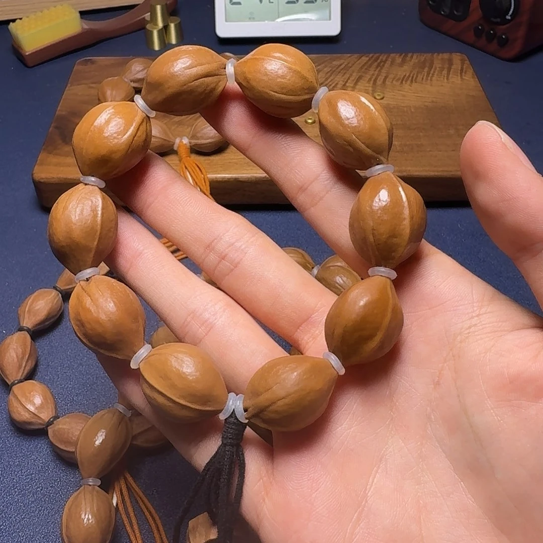 A*超1.9*2.6精挑梅林铁核手串