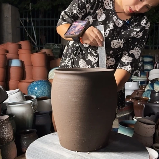 口25高30瑕疵口变形。