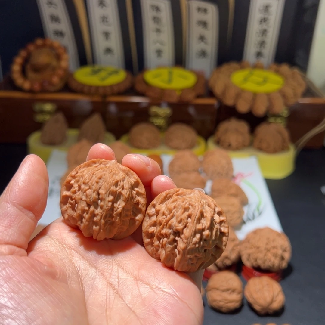 佟***尼把件文玩核桃玄天珠
