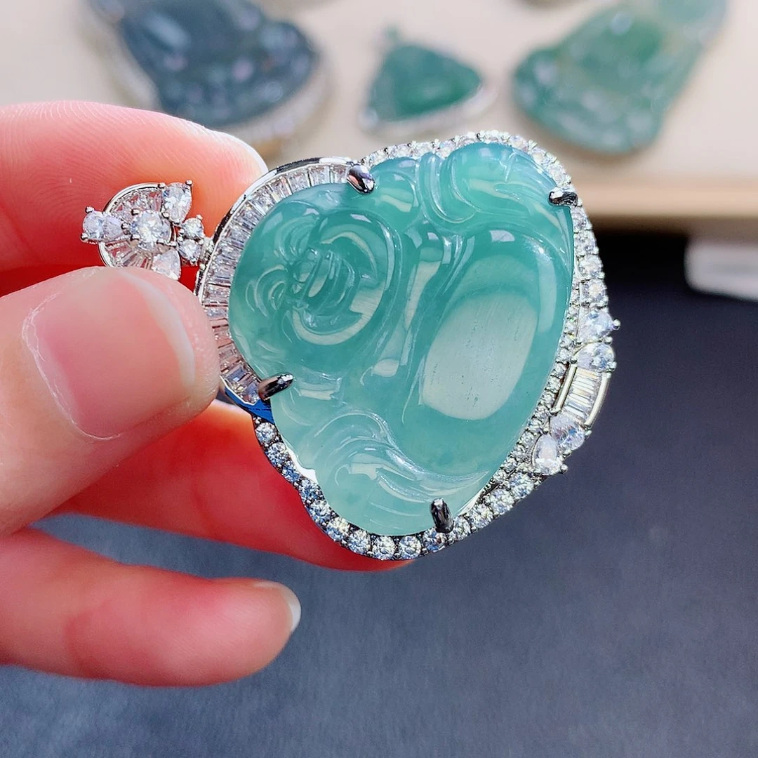 翡翠颈饰未镶嵌翡翠