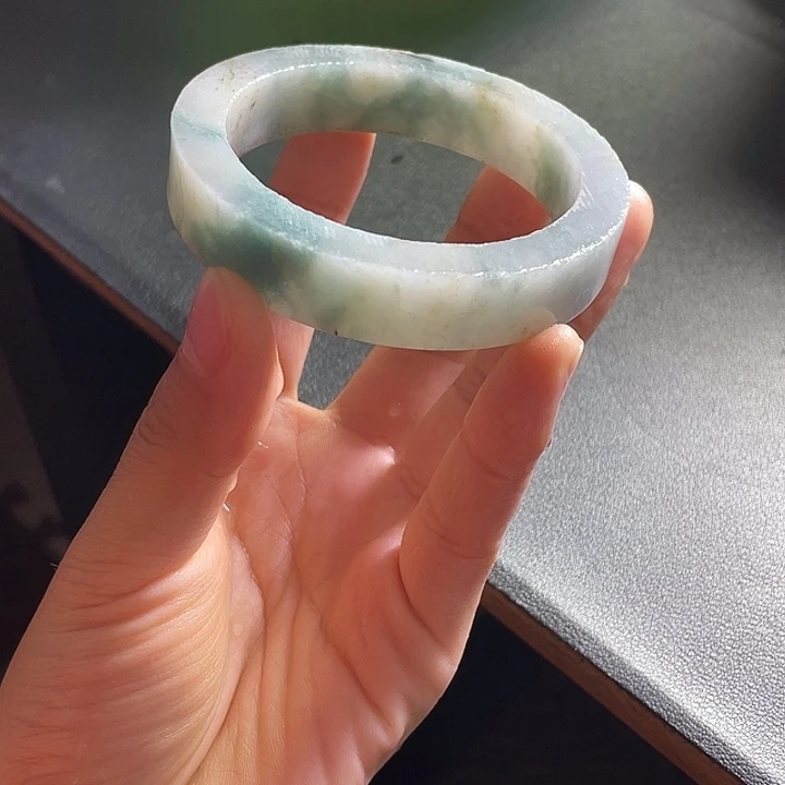 定制翡翠未镶嵌翡翠手镯