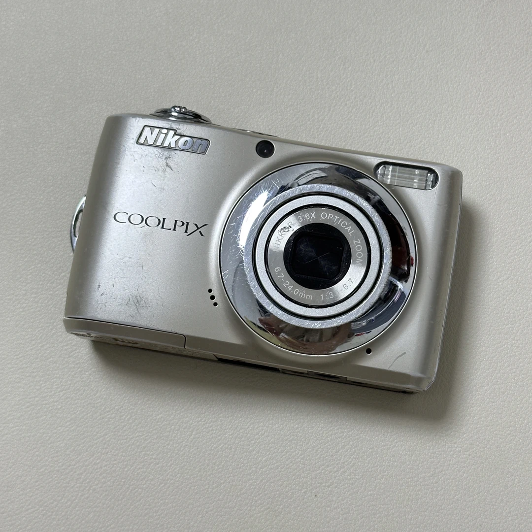 9新 Nikon/尼康 尼康L22 1200w像素 3.6倍 自备两节五号电池