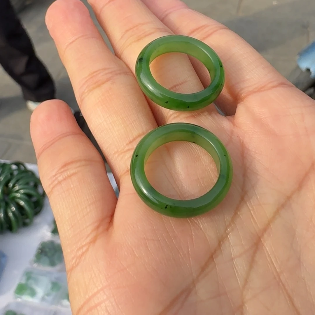 和田玉颈饰未镶嵌碧玉戒圈多样性拍一发一