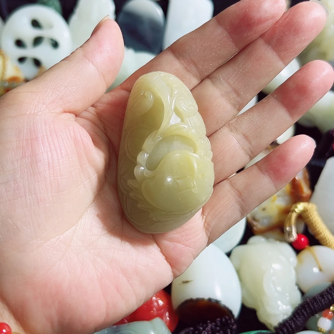 和田玉（糖玉）未镶嵌颈饰