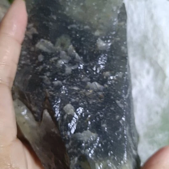未镶嵌蛇纹石玉珠宝奇石