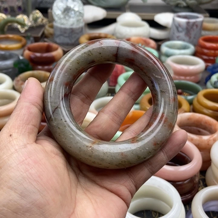 石英岩玉未镶嵌手镯踏雪大胖