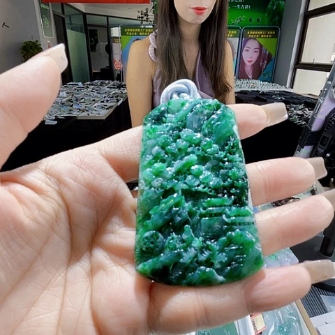 颈饰未镶嵌翡翠一个