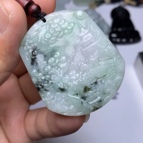 翡翠未镶嵌颈饰翡翠