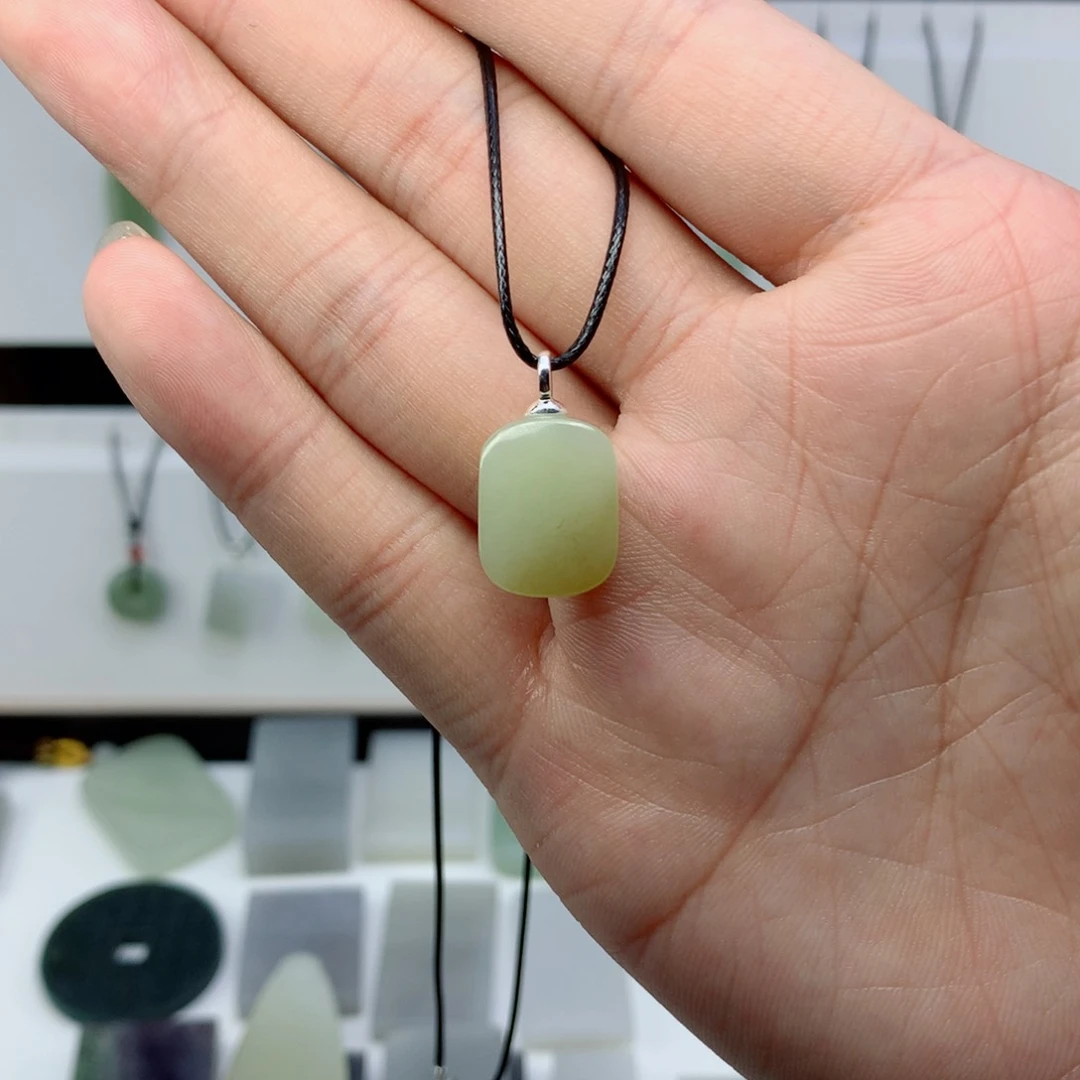 和田玉未镶嵌颈饰许*球