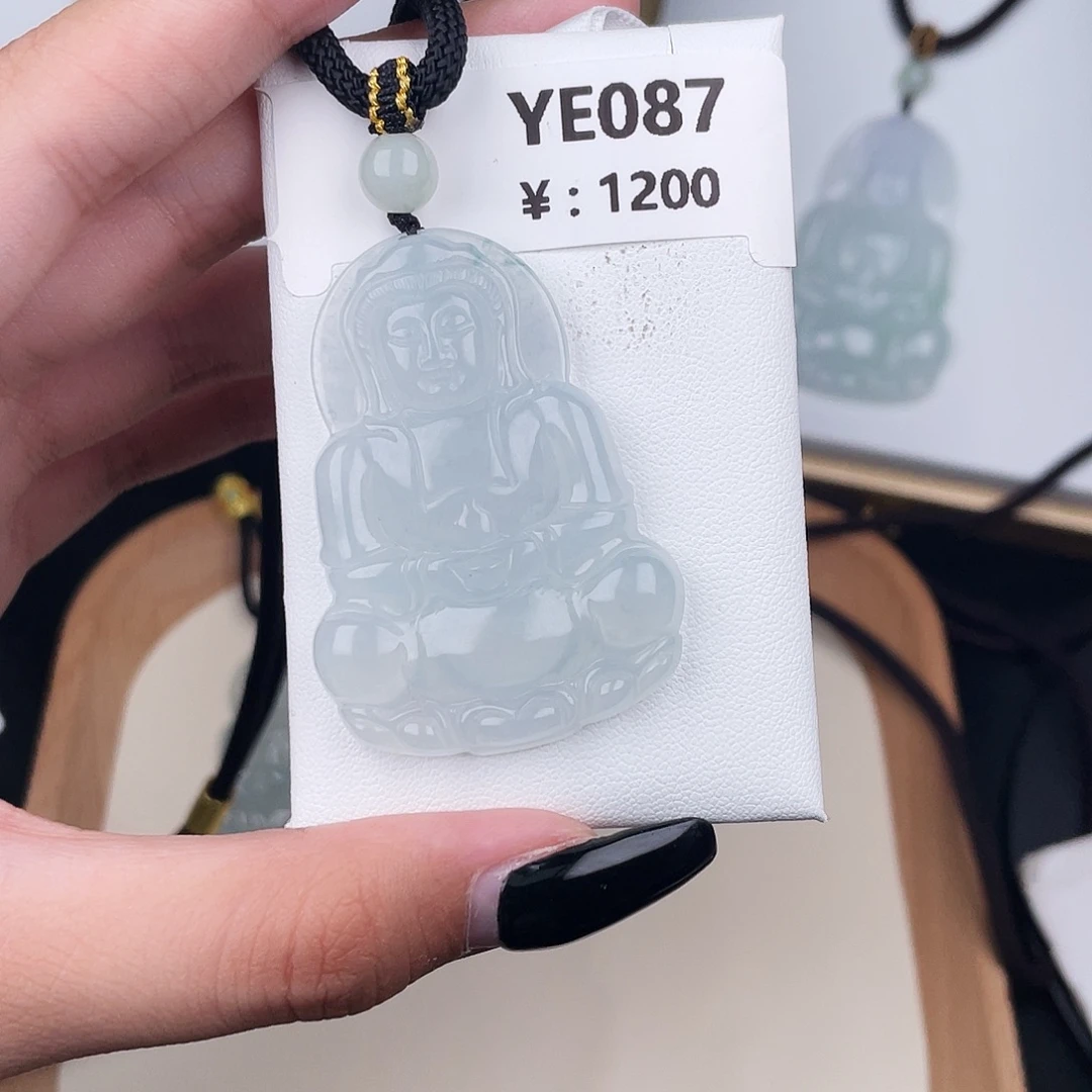 翡翠未镶嵌颈饰YE087