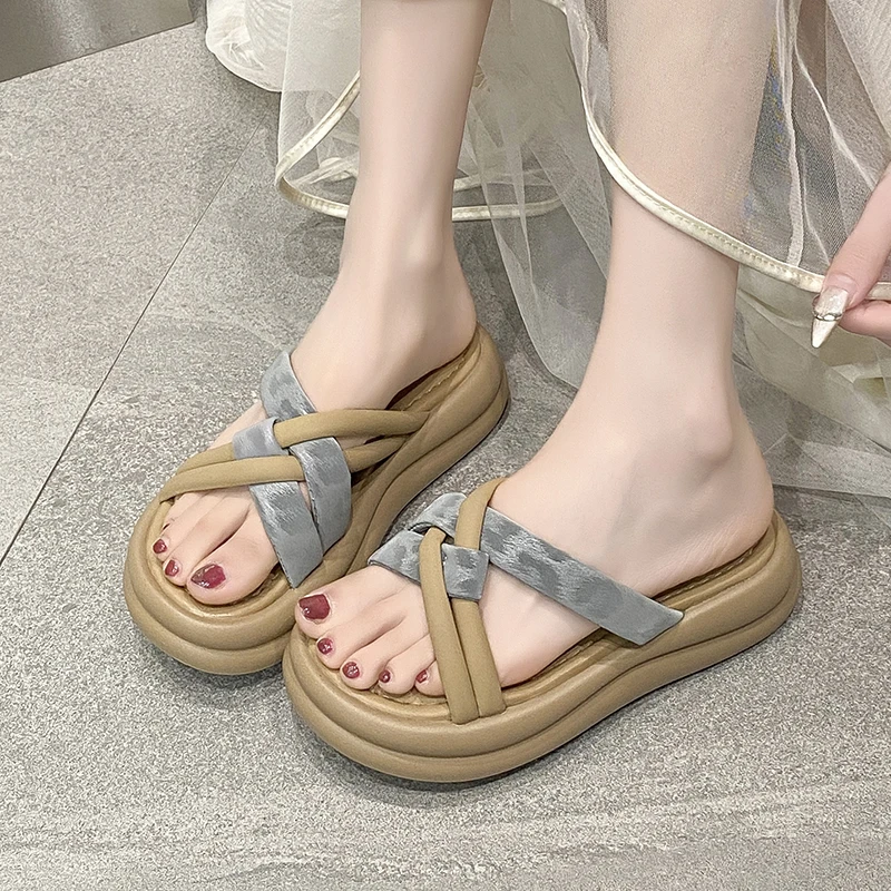 2025夏季新款爆款厚底网红款拖鞋女外穿豹纹交叉日常百搭舒适拖鞋