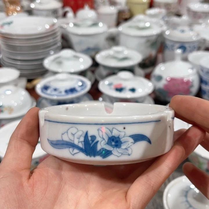 醴陵高温瓷釉下9厘米微瑕80