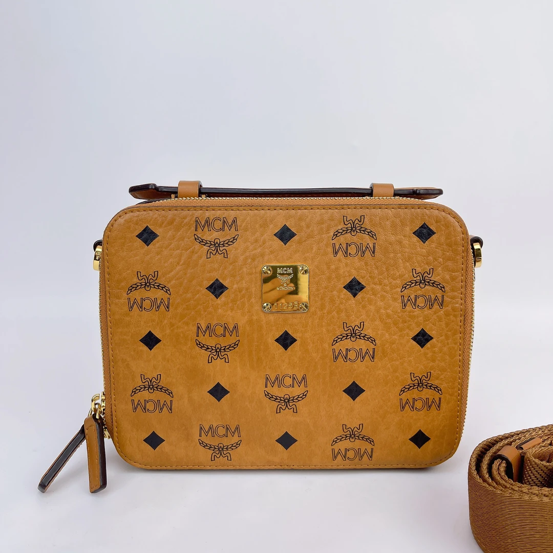 95新 MCM MCM 干邑色老花相机单肩包底长20 N352