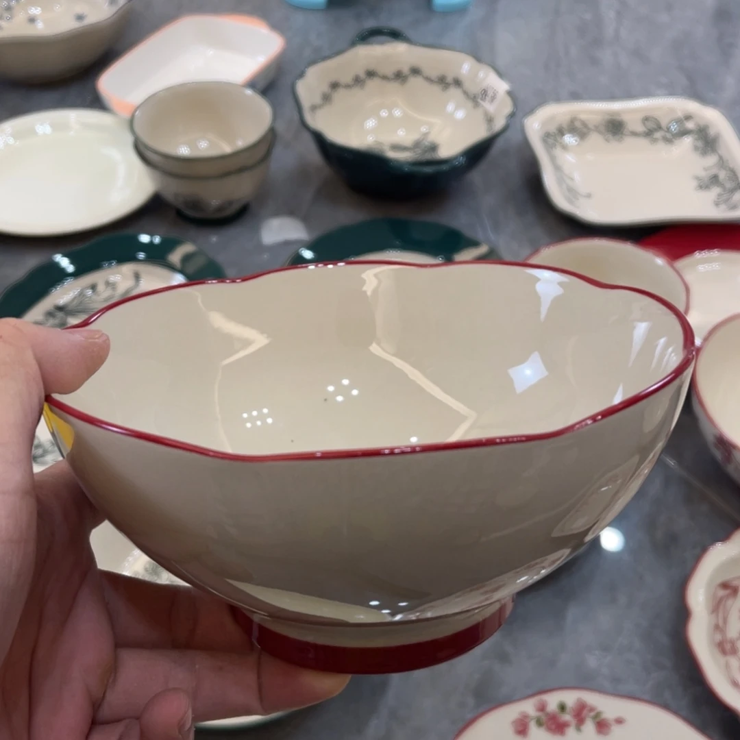 陶瓷微瑕餐具介意勿拍，满18飞！