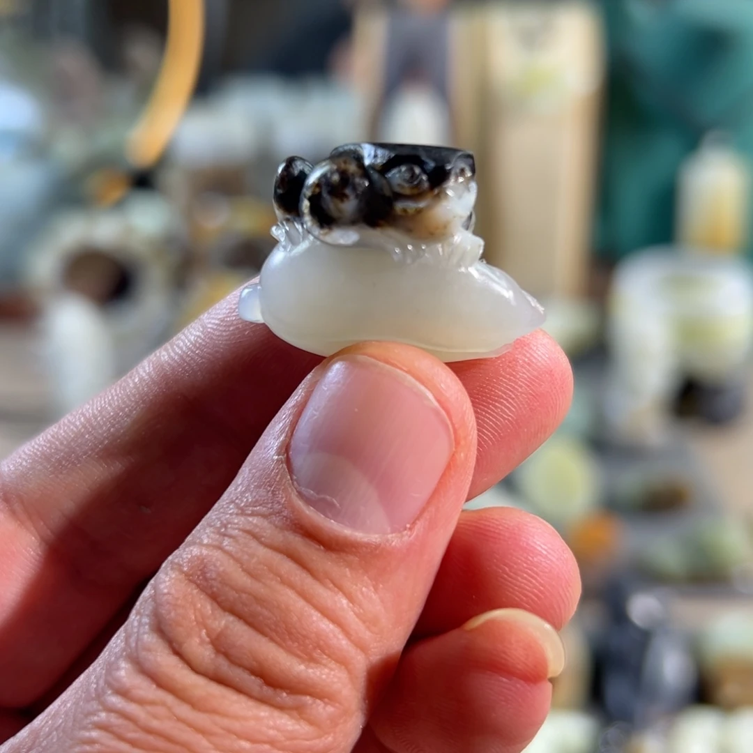 和田玉未镶嵌颈饰真皮真色