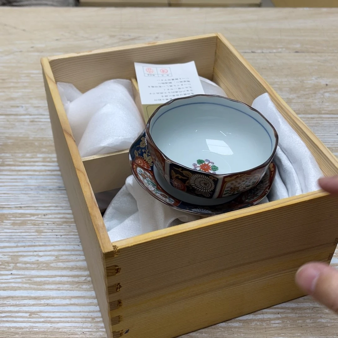 瓷片青**K密密麻麻地排列着一