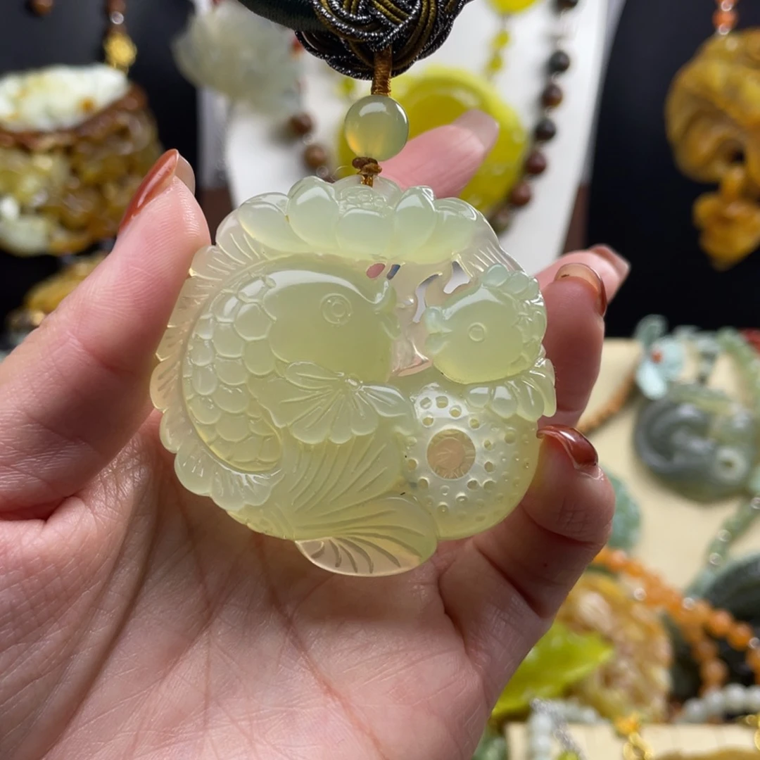 未镶嵌蛇纹石玉颈饰