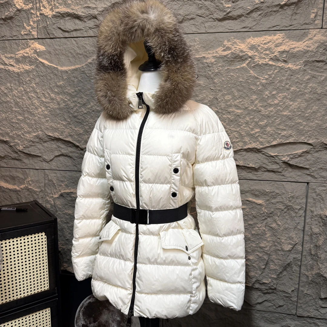 99新 MONCLER 胸围60衣长67 1码 蒙口腰带毛领羽绒服 M094