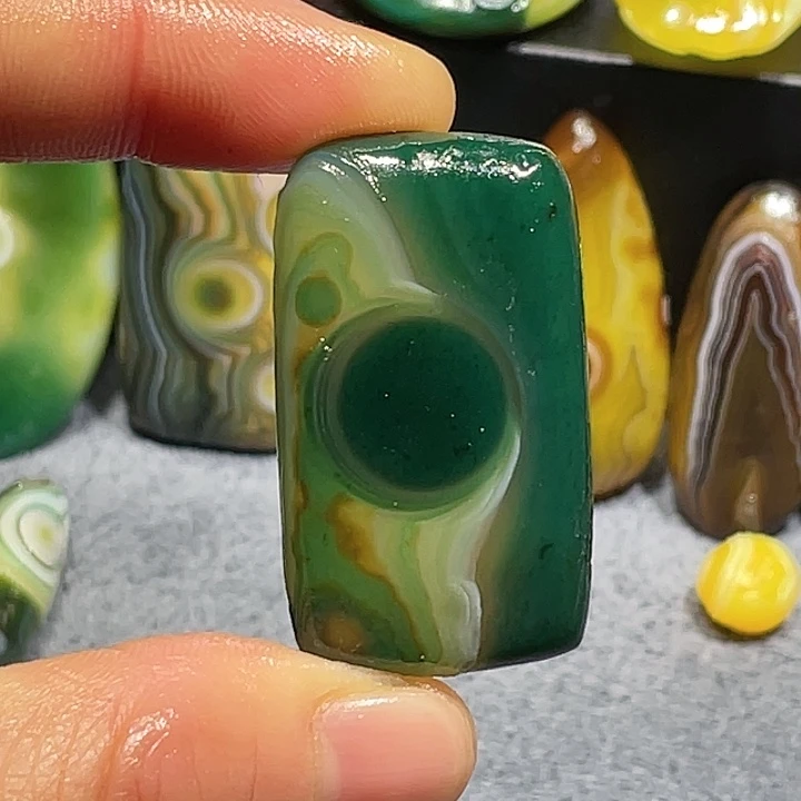 玛瑙/玉髓未镶嵌珠宝奇石