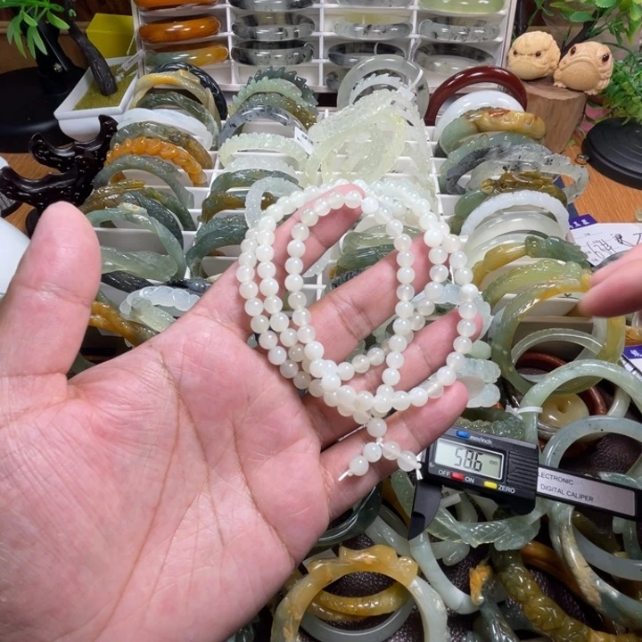 未镶嵌蛇纹石玉手链