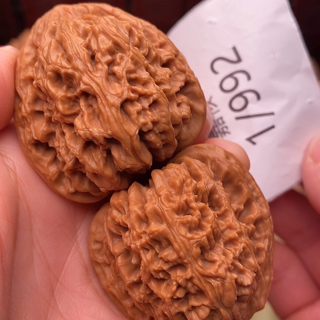 *****文玩核桃把件42三角疆