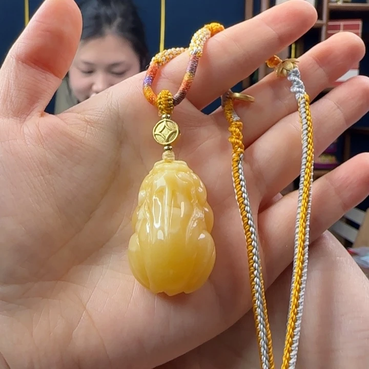 蜜蜡吊坠(赠链)未镶嵌