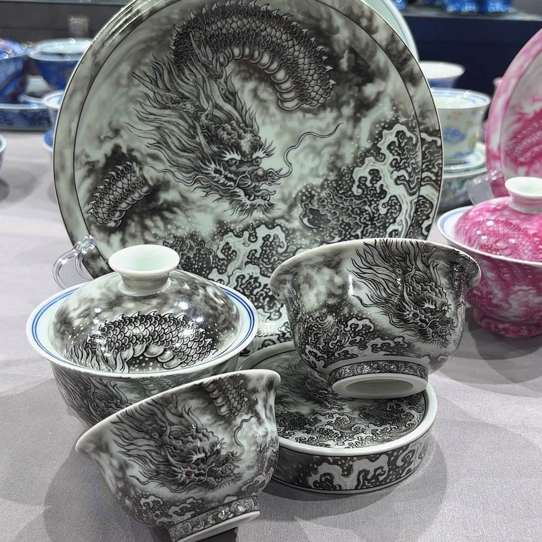 瓷片景德镇瓷器精品陈列