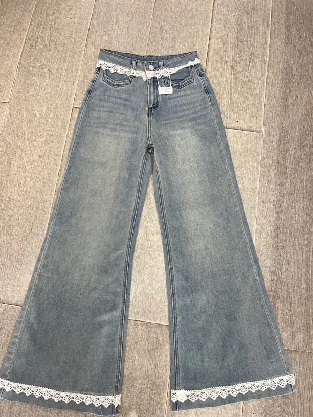 春款时尚直筒微喇牛仔裤